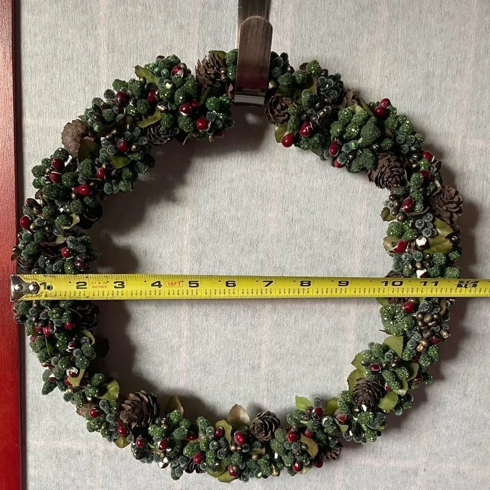 Christmas Wreath Shimmering Green w/Pinecones & Cranberries